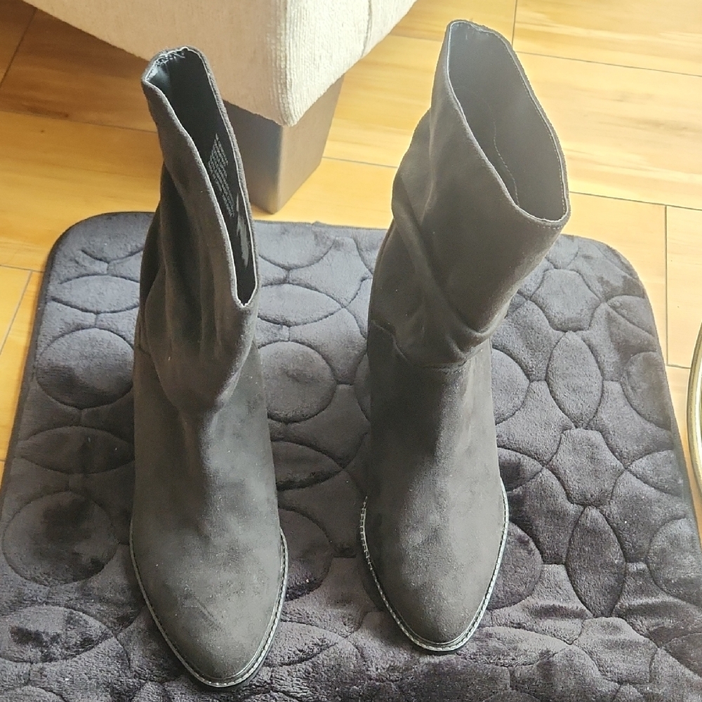 Elegant Black Women's Boots